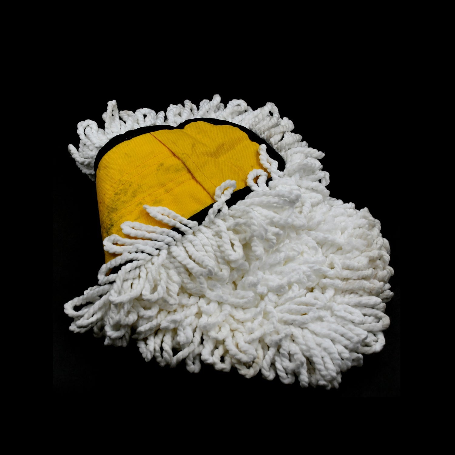 Mop head replacement for effective dusting and cleaning Mop head replacement for effective dusting and cleaning